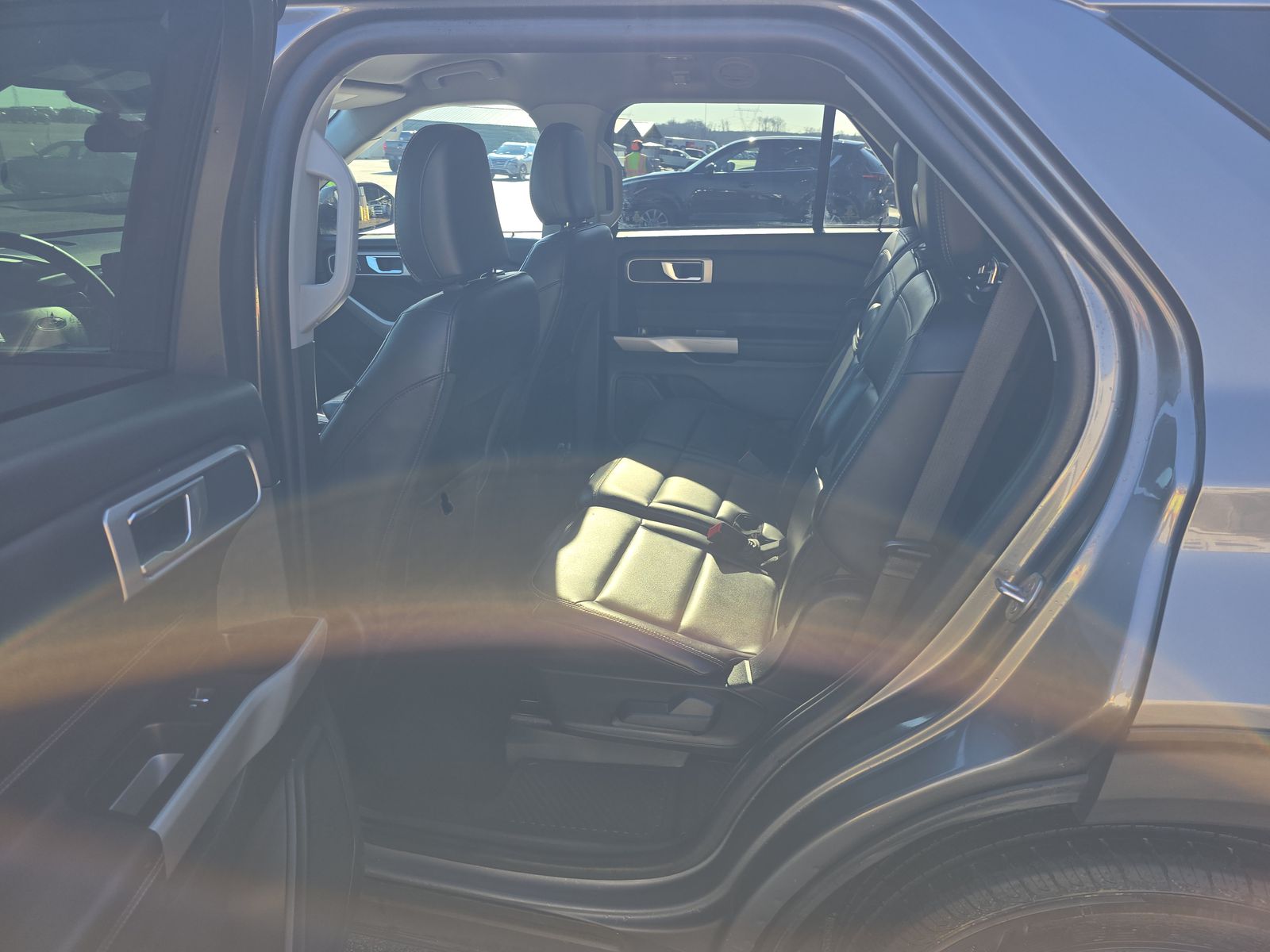 2024 Ford Explorer XLT RWD