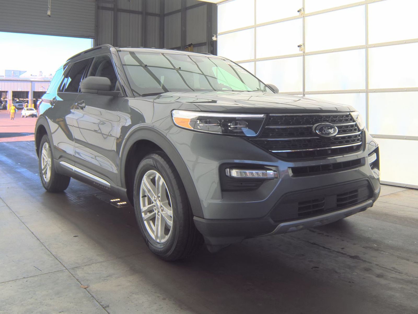 2024 Ford Explorer XLT RWD