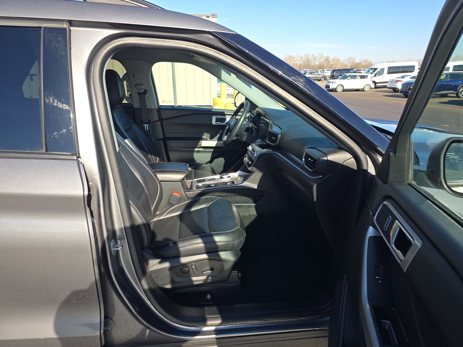 2024 Ford Explorer XLT RWD