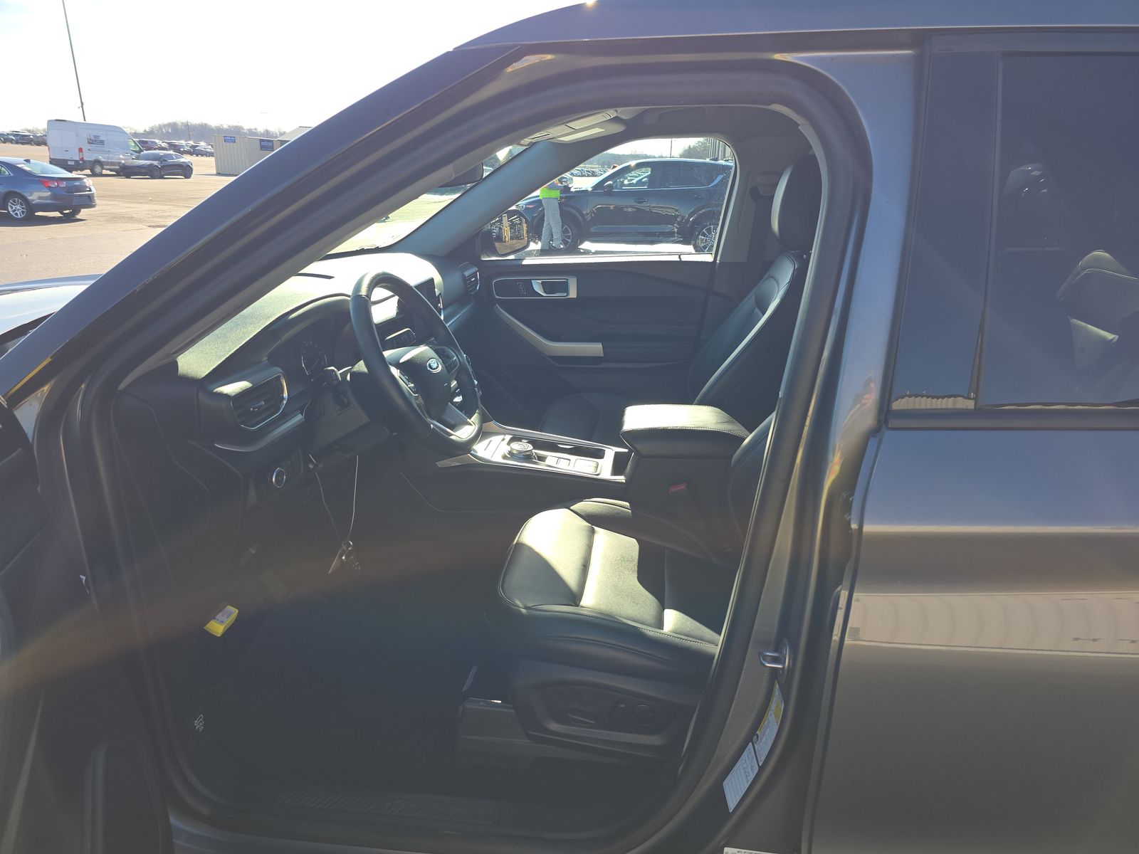 2024 Ford Explorer XLT RWD