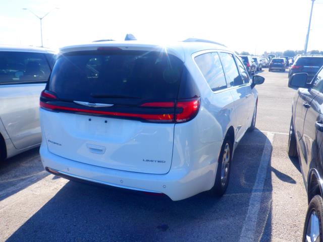 2023 Chrysler Pacifica Limited FWD