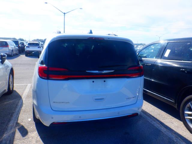 2023 Chrysler Pacifica Limited FWD