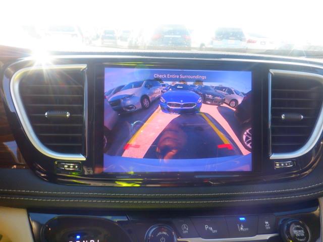 2023 Chrysler Pacifica Limited FWD