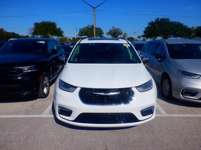 2023 Chrysler Pacifica Limited FWD
