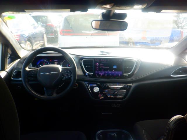 2023 Chrysler Pacifica Touring FWD