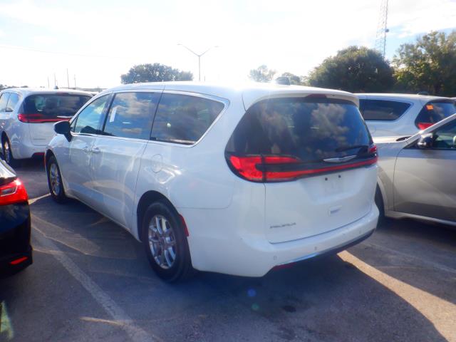 2023 Chrysler Pacifica Touring FWD