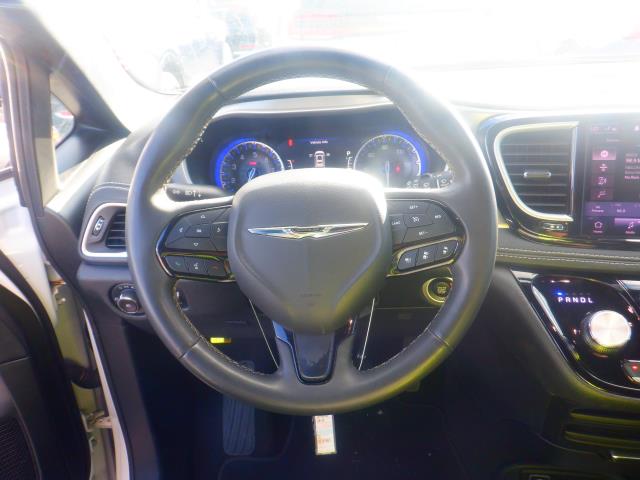 2023 Chrysler Pacifica Touring FWD