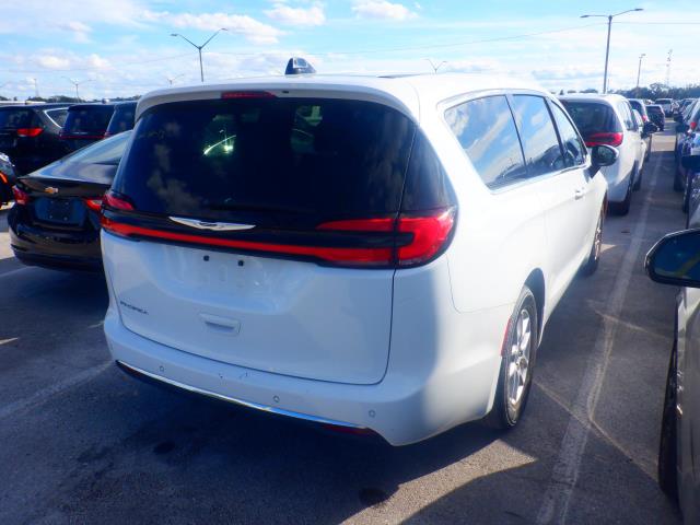 2023 Chrysler Pacifica Touring FWD