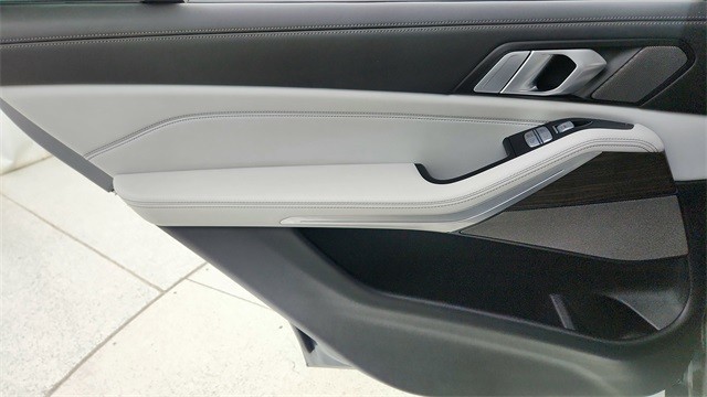 2023 BMW X7 xDrive40i AWD