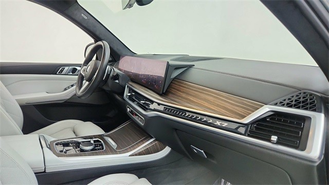 2023 BMW X7 xDrive40i AWD