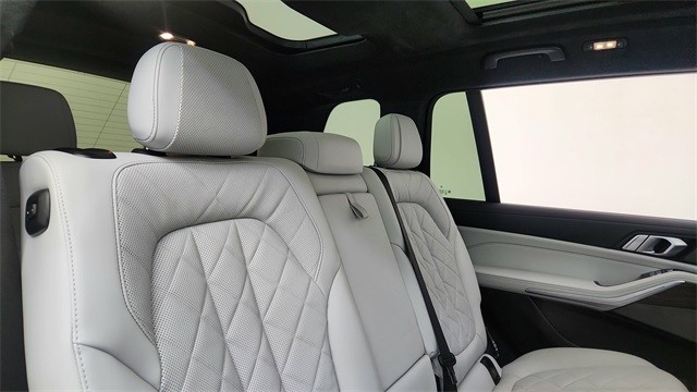 2023 BMW X7 xDrive40i AWD