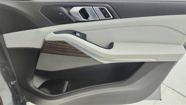 2023 BMW X7 xDrive40i AWD