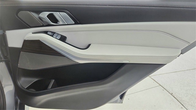 2023 BMW X7 xDrive40i AWD