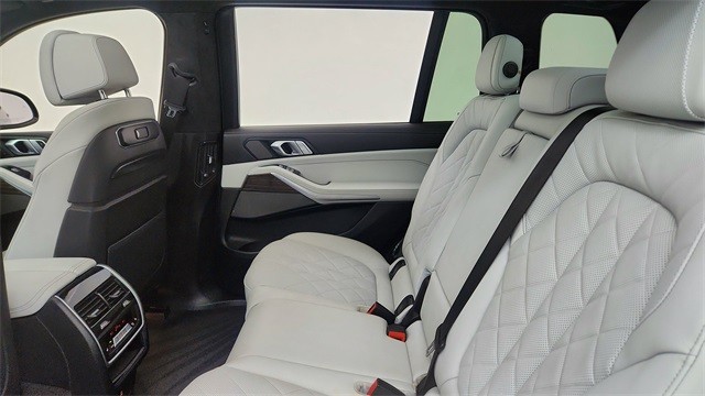 2023 BMW X7 xDrive40i AWD