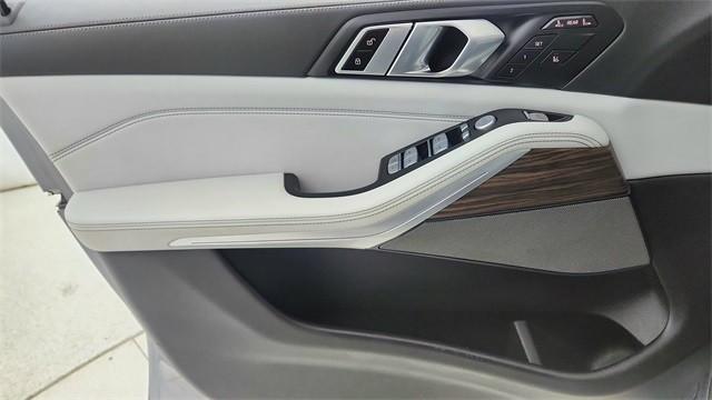 2023 BMW X7 xDrive40i AWD