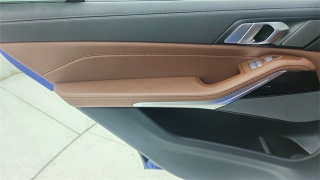 2025 BMW X7 M60i AWD