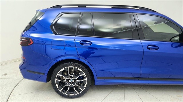 2025 BMW X7 M60i AWD