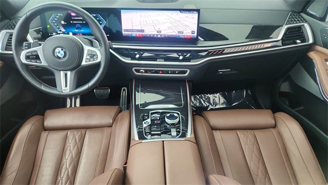 2025 BMW X7 M60i AWD