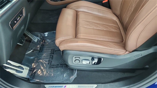 2025 BMW X7 M60i AWD