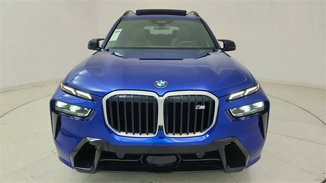2025 BMW X7 M60i AWD