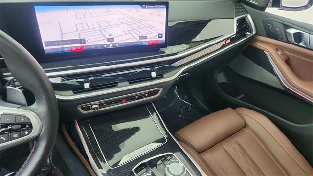 2025 BMW X7 M60i AWD