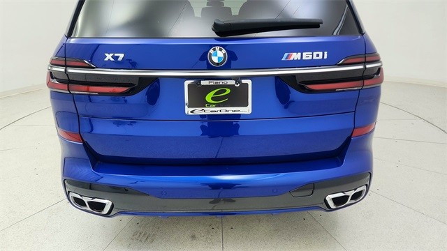 2025 BMW X7 M60i AWD