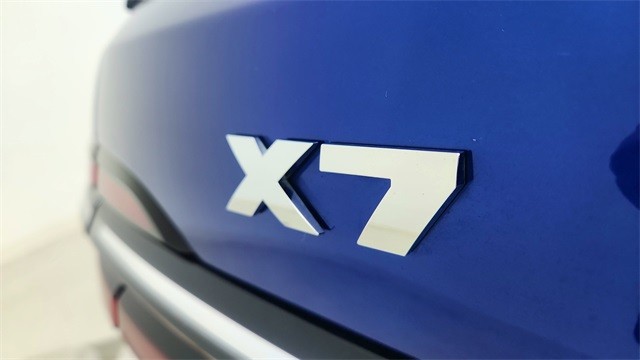 2025 BMW X7 M60i AWD