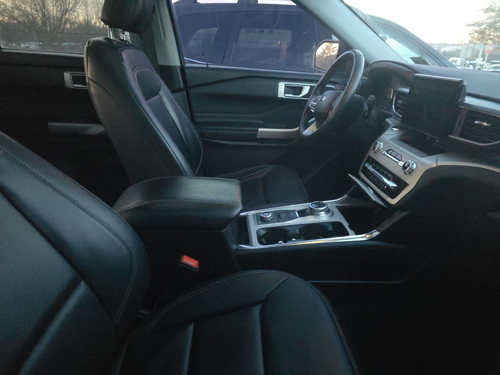 2023 Ford Explorer XLT AWD