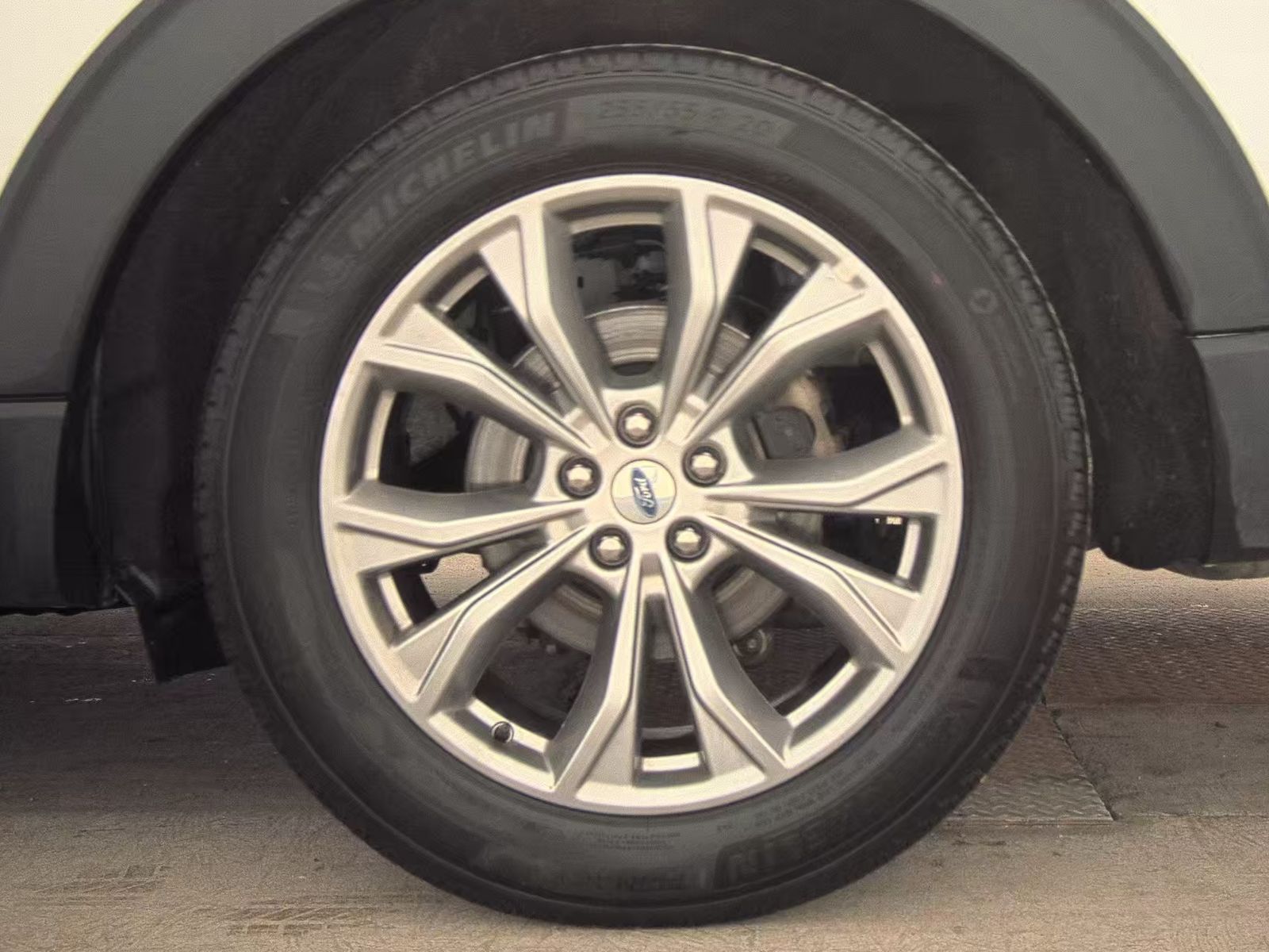 2023 Ford Explorer Limited RWD