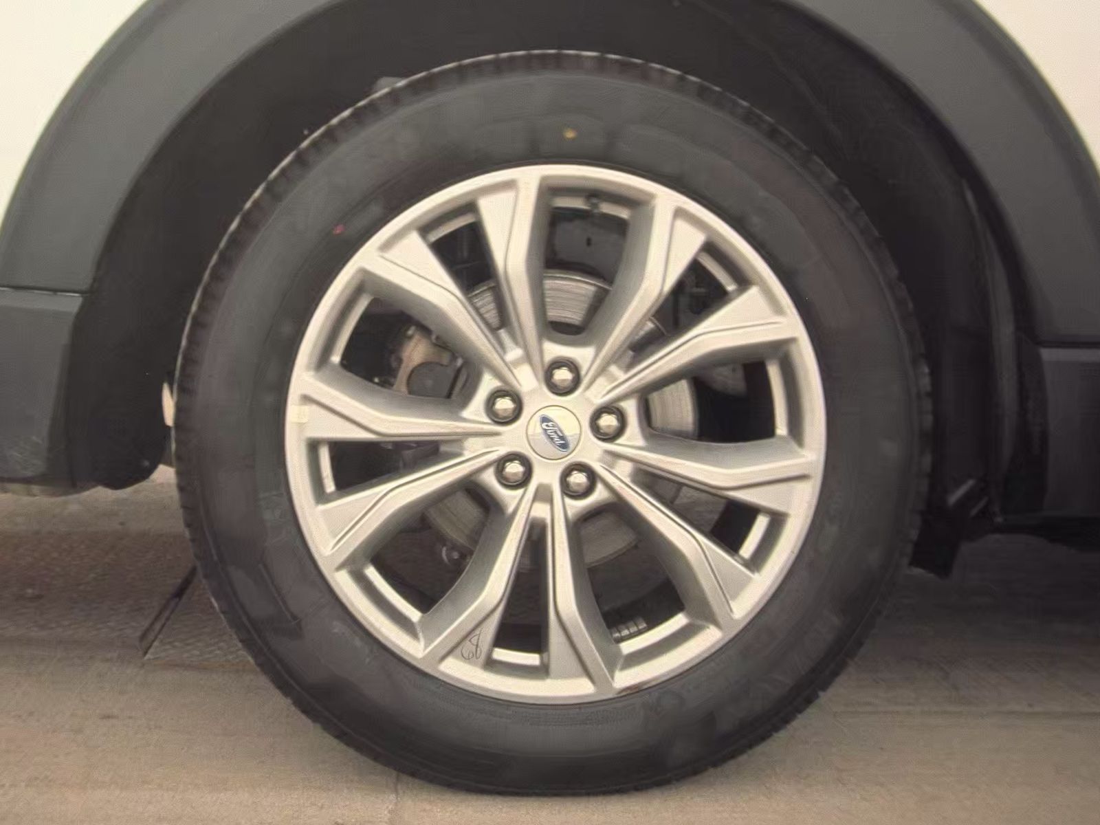 2023 Ford Explorer Limited RWD