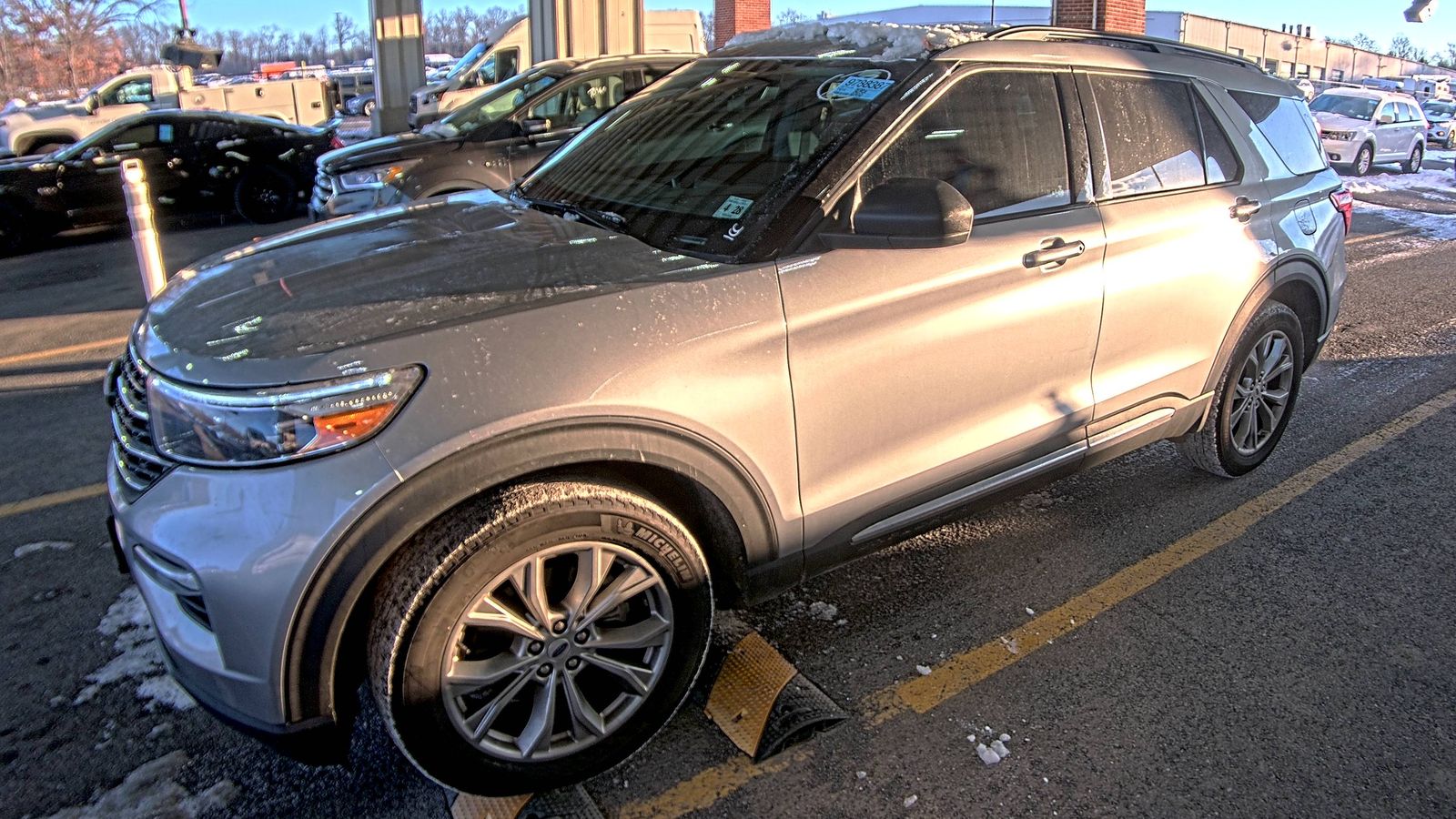 2023 Ford Explorer XLT AWD