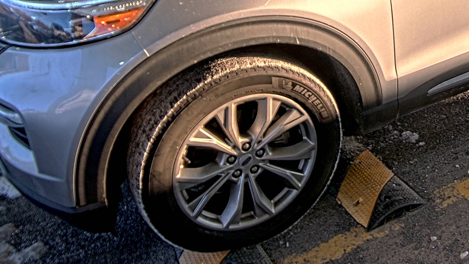 2023 Ford Explorer XLT AWD