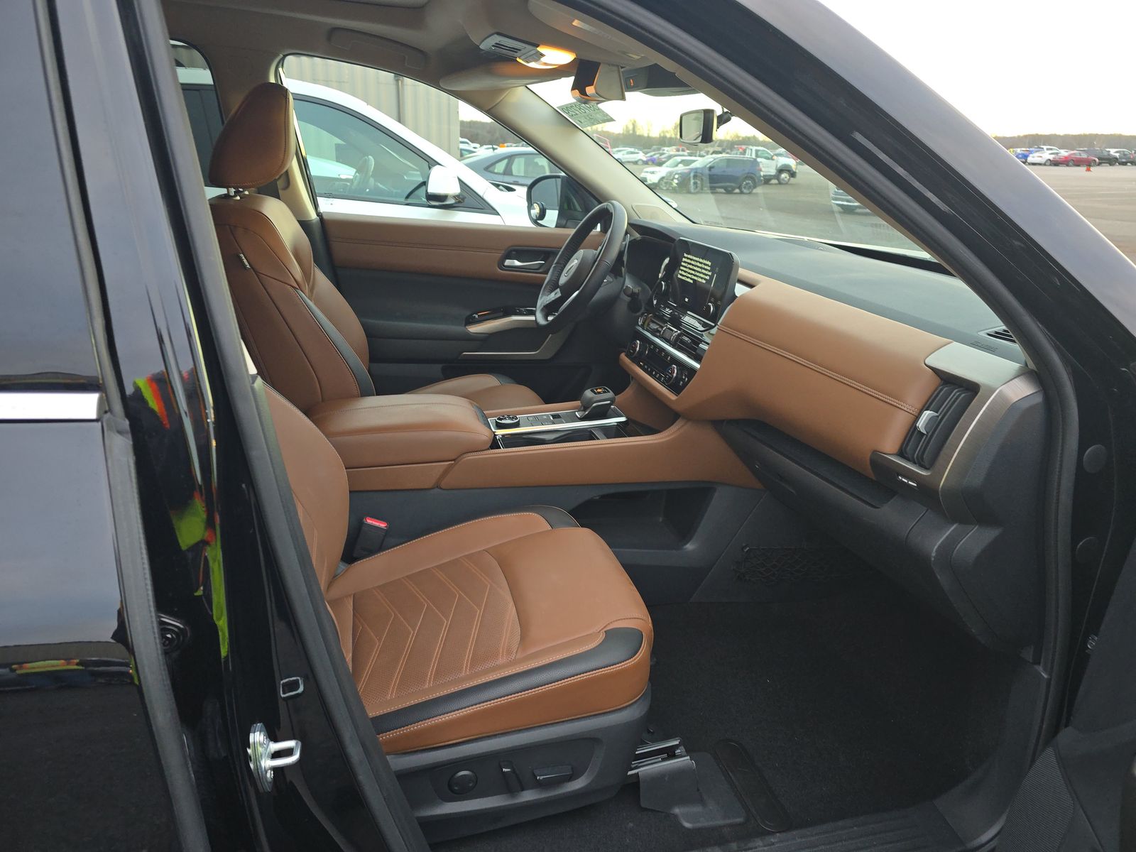 2024 Nissan Pathfinder Platinum AWD