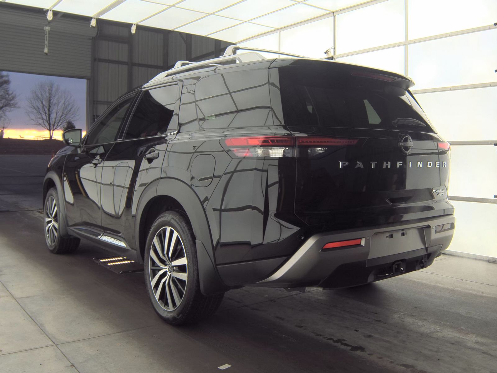 2024 Nissan Pathfinder Platinum AWD