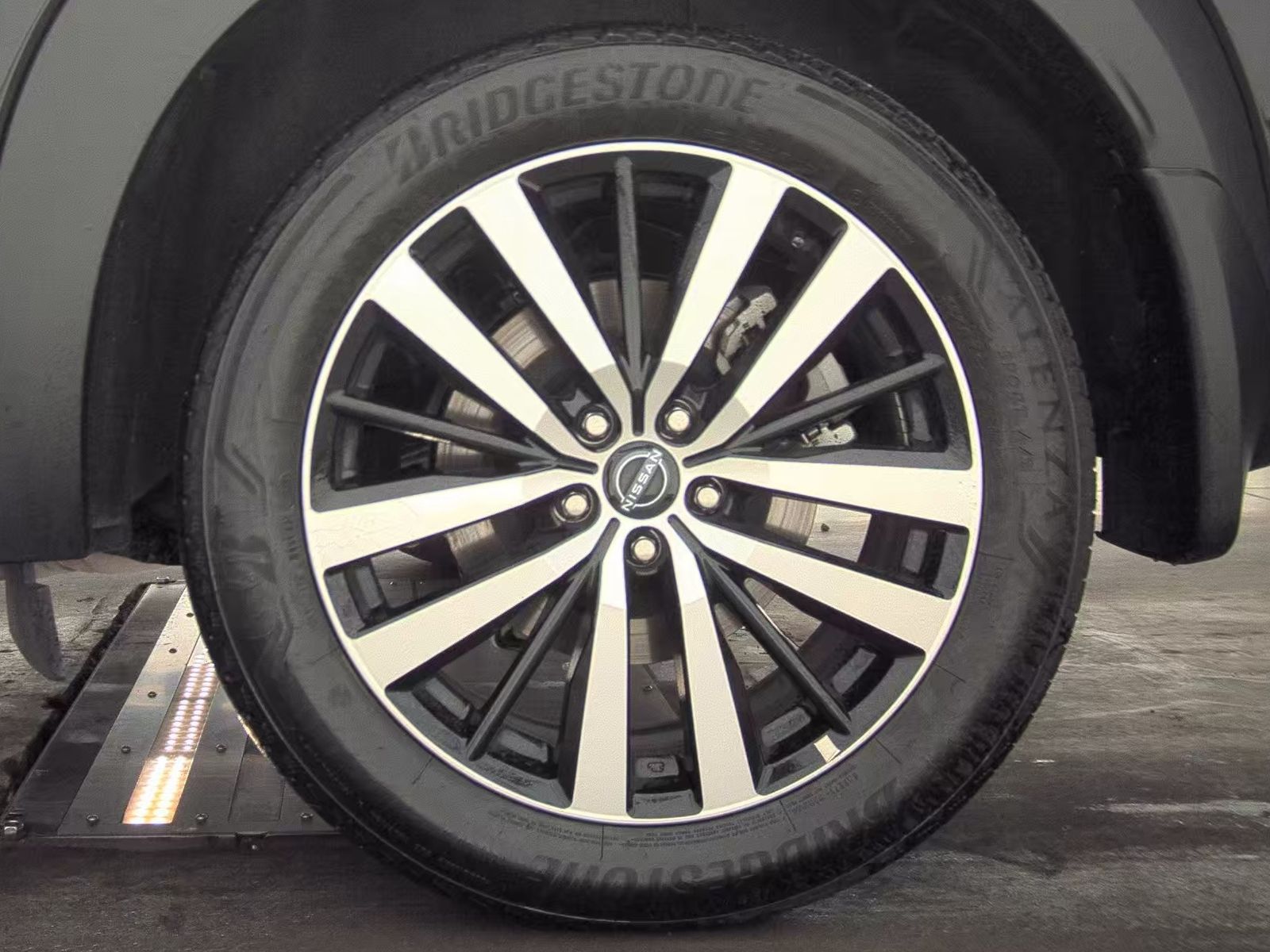 2024 Nissan Pathfinder Platinum AWD