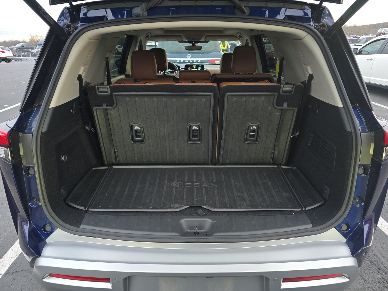 2024 Nissan Pathfinder Platinum FWD