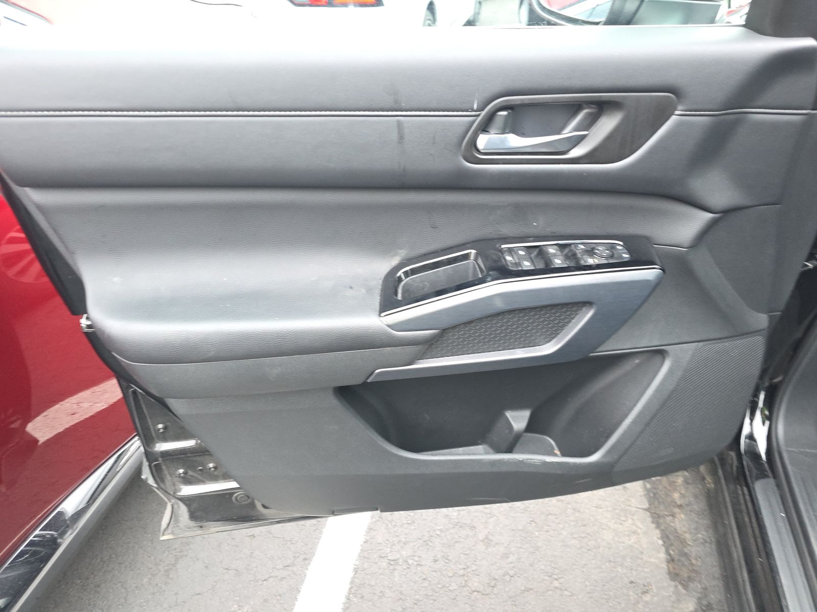 2024 Nissan Pathfinder SL FWD