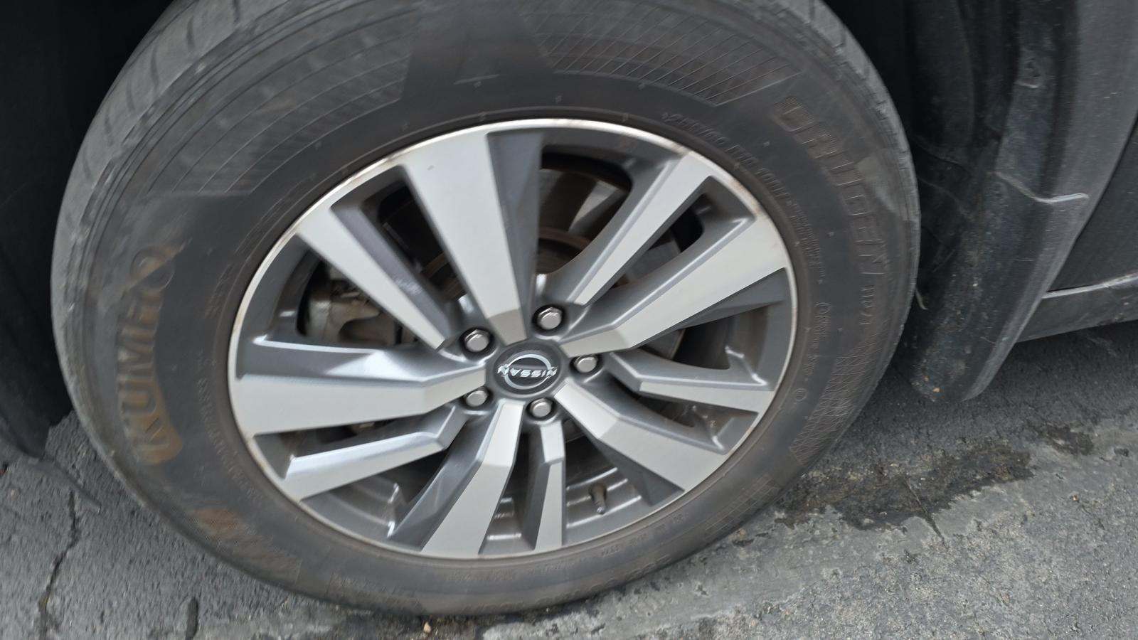 2024 Nissan Pathfinder SL FWD