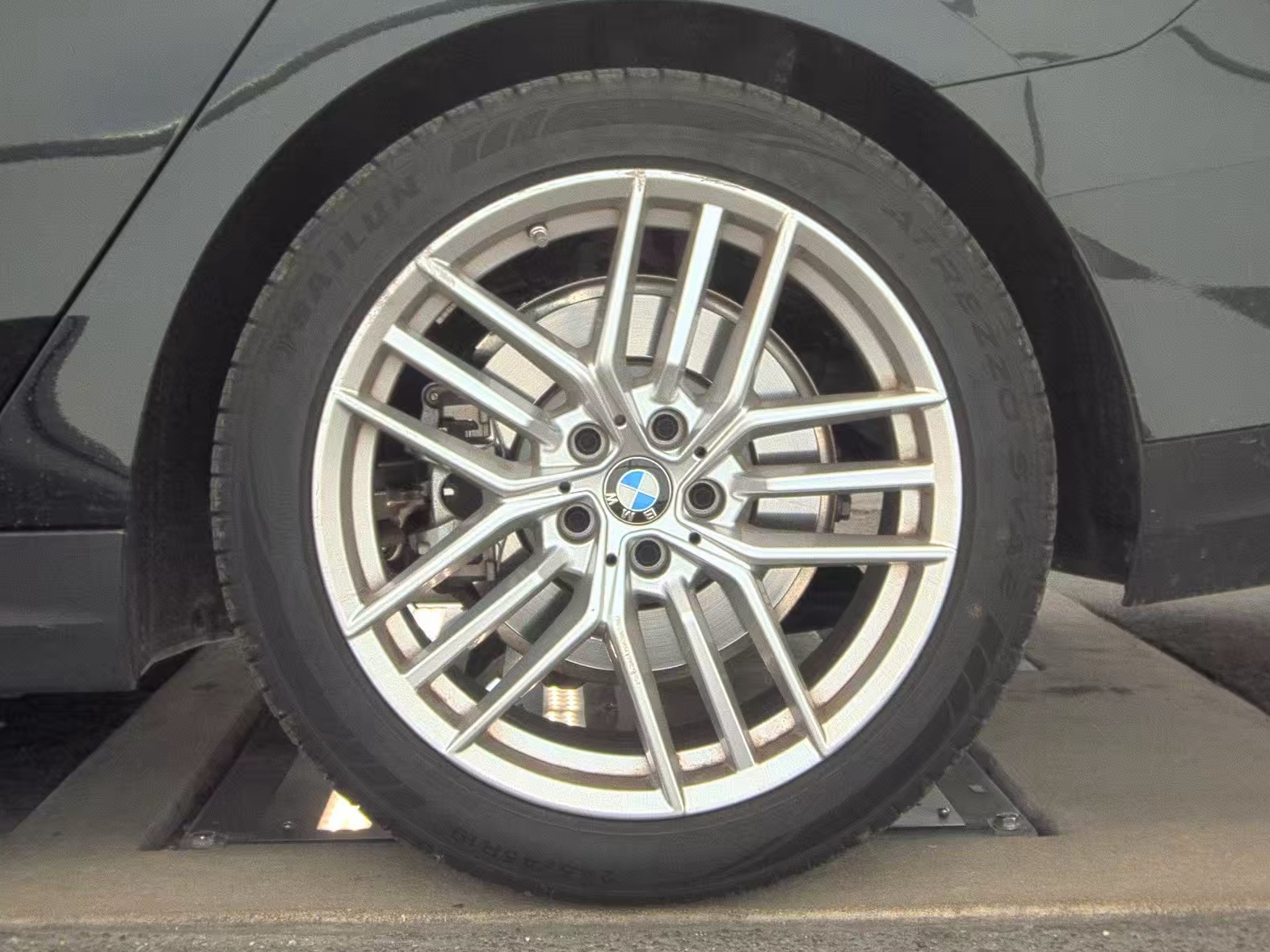 2025 BMW 5 Series 530i xDrive AWD