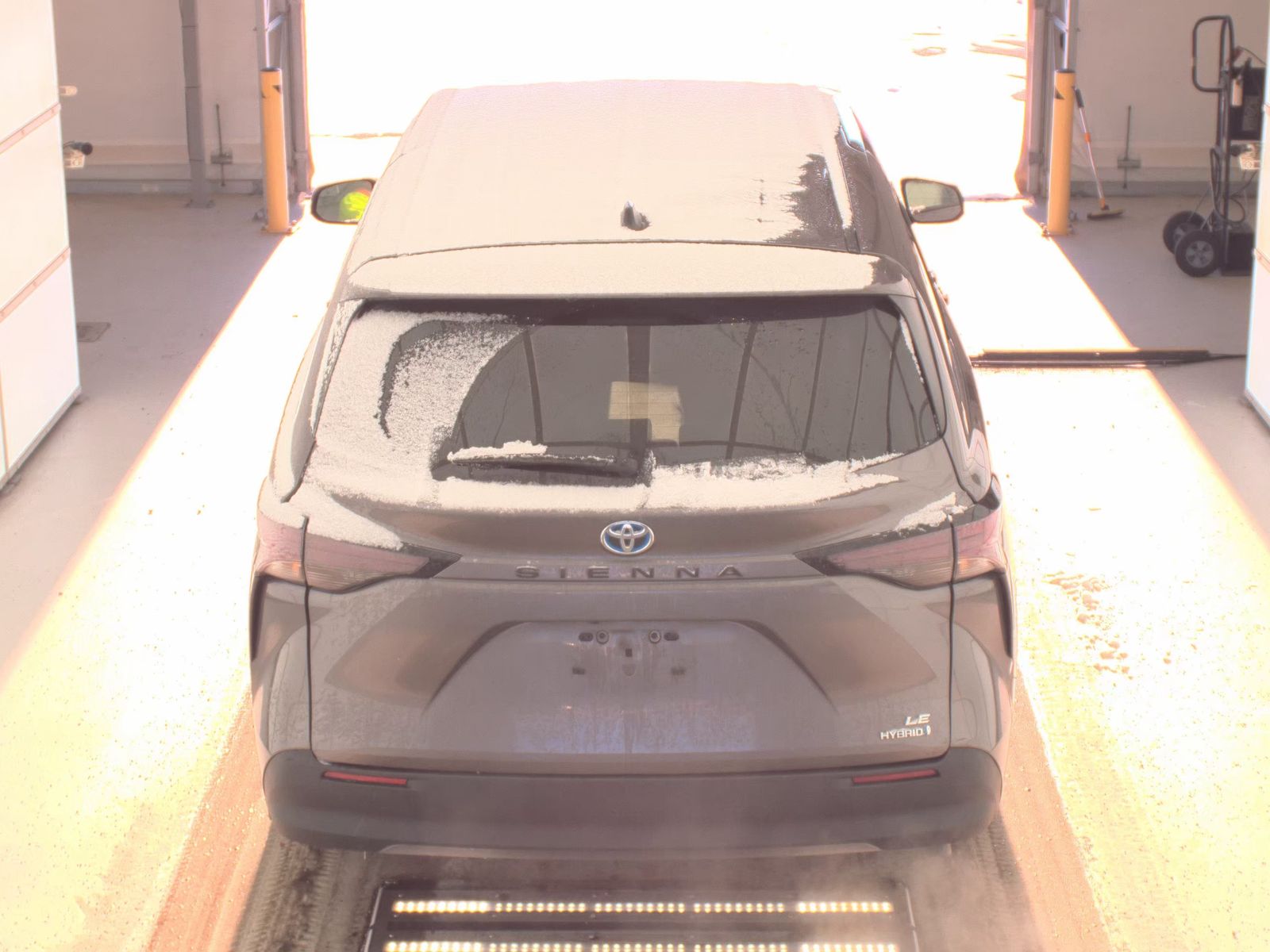 2024 Toyota Sienna LE FWD