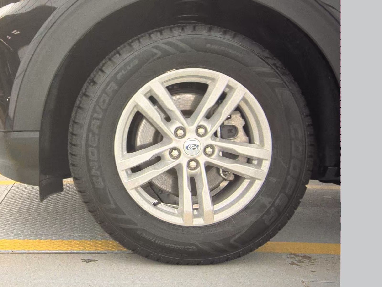 2023 Ford Explorer XLT AWD