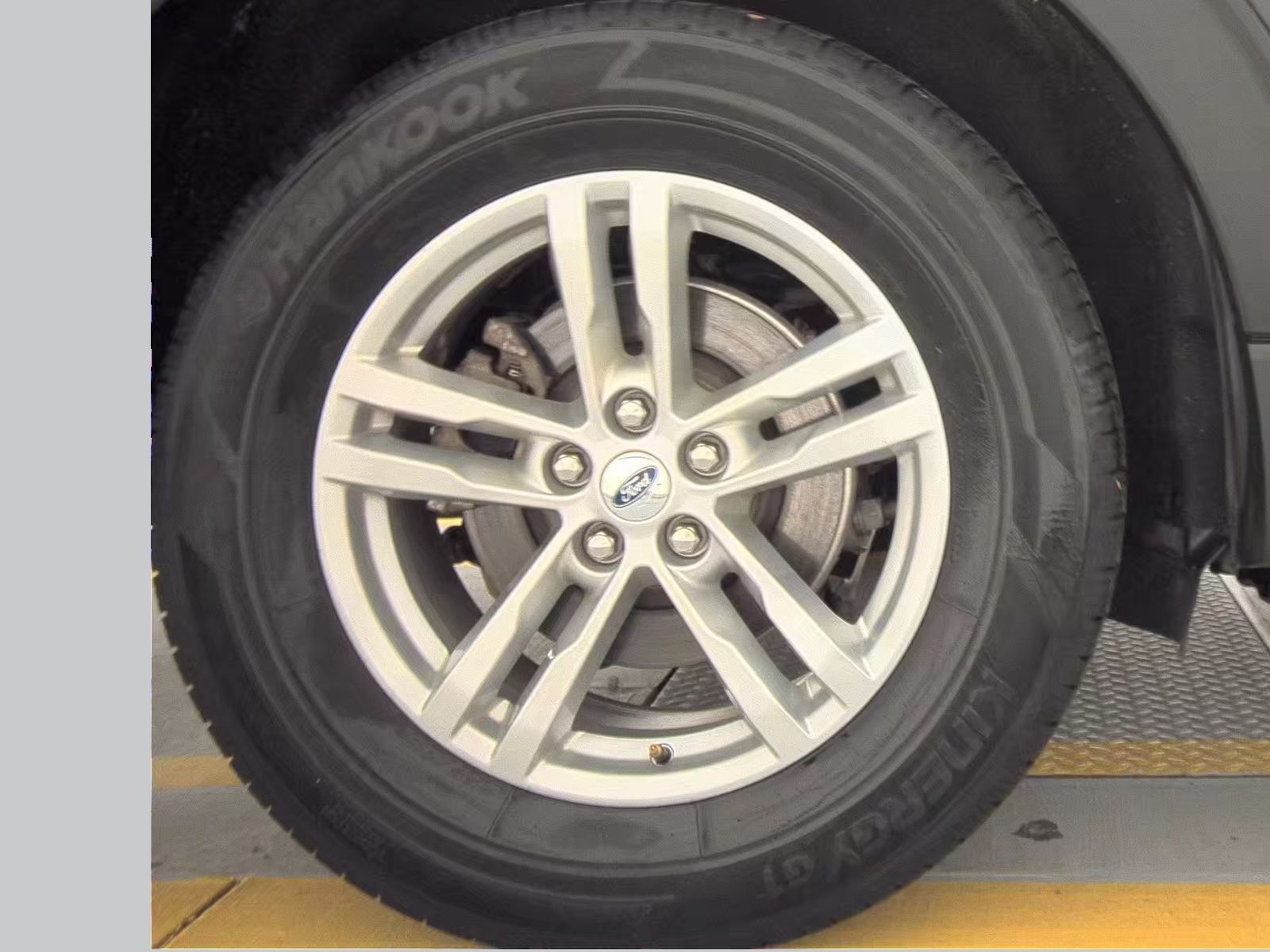 2023 Ford Explorer XLT AWD