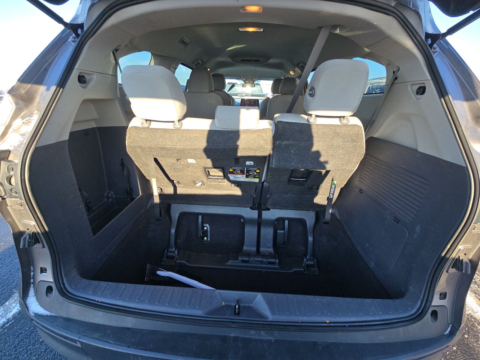 2024 Toyota Sienna LE FWD