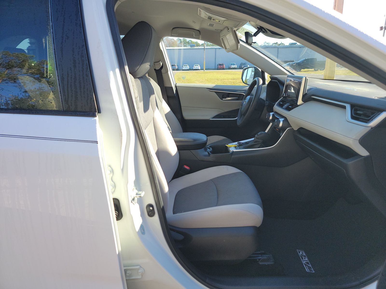 2024 Toyota RAV4 XLE FWD