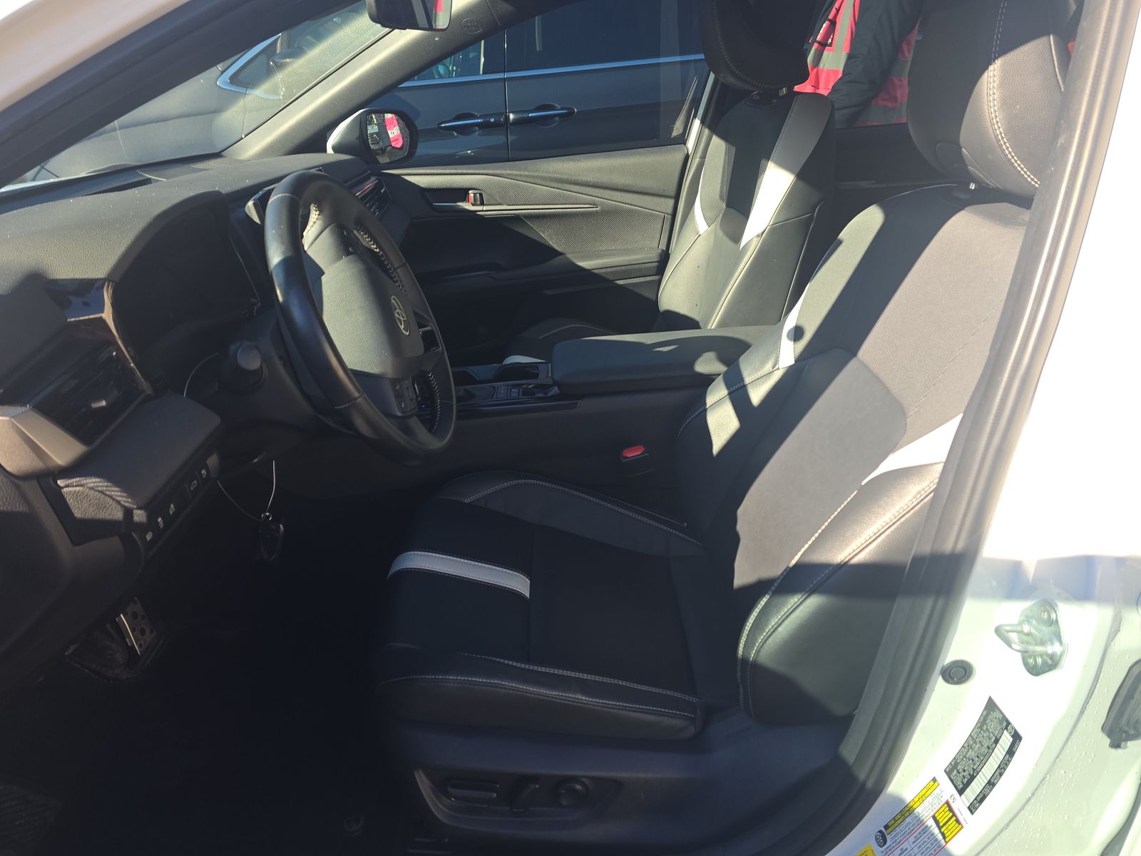 2025 Toyota Camry SE FWD