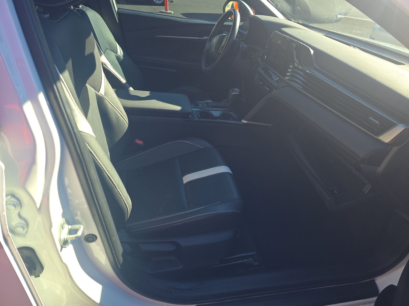 2025 Toyota Camry SE FWD