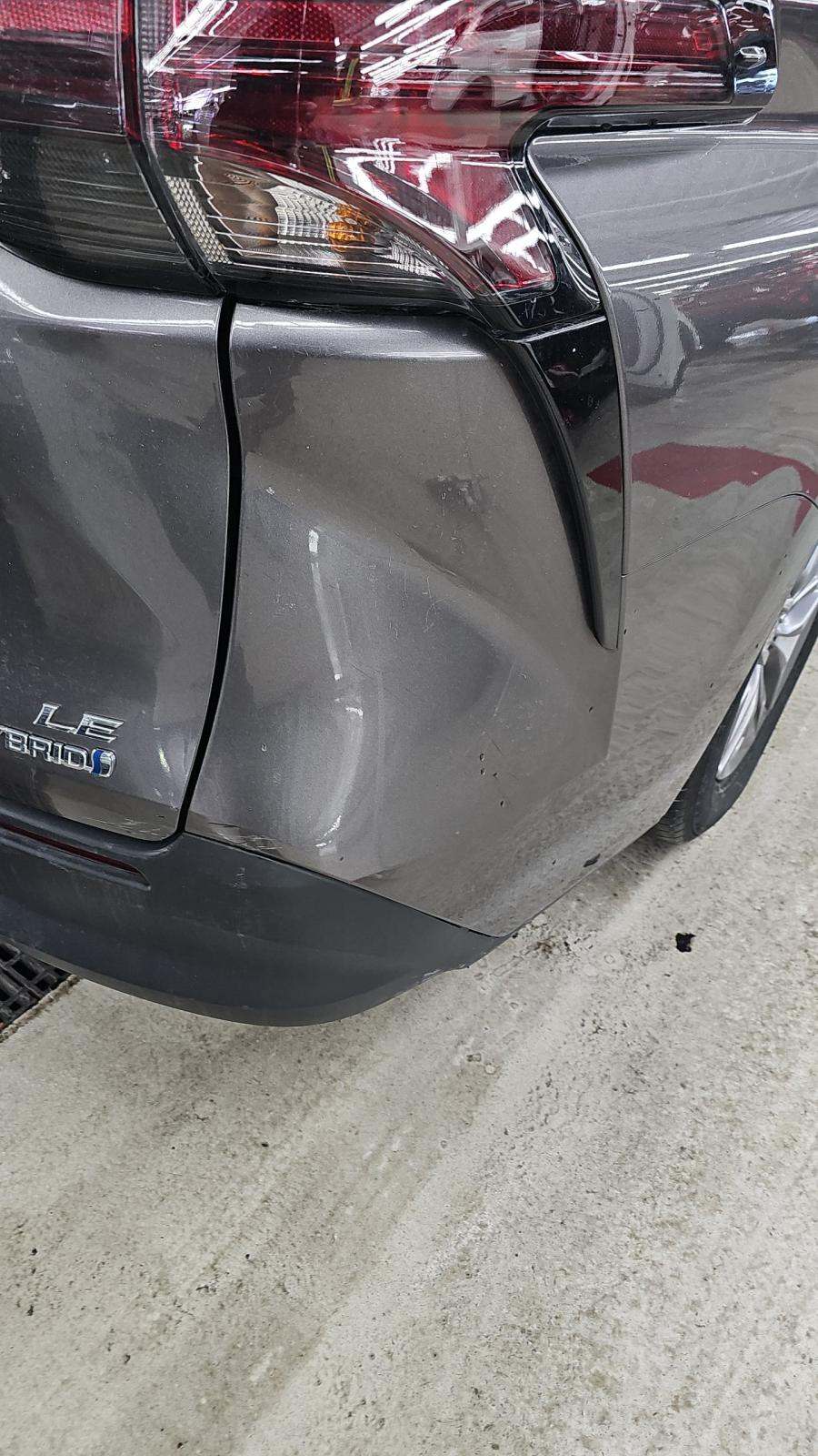 2024 Toyota Sienna LE FWD