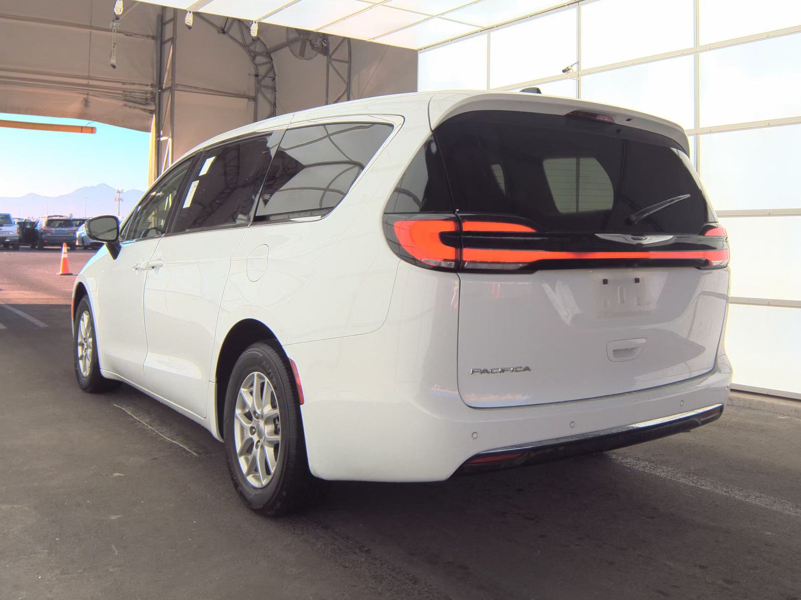 2024 Chrysler Pacifica Touring L FWD