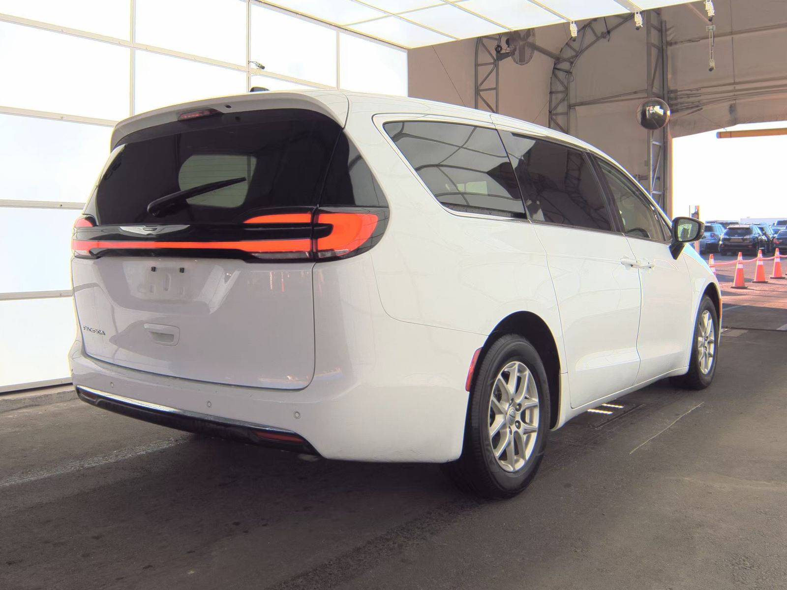 2024 Chrysler Pacifica Touring L FWD