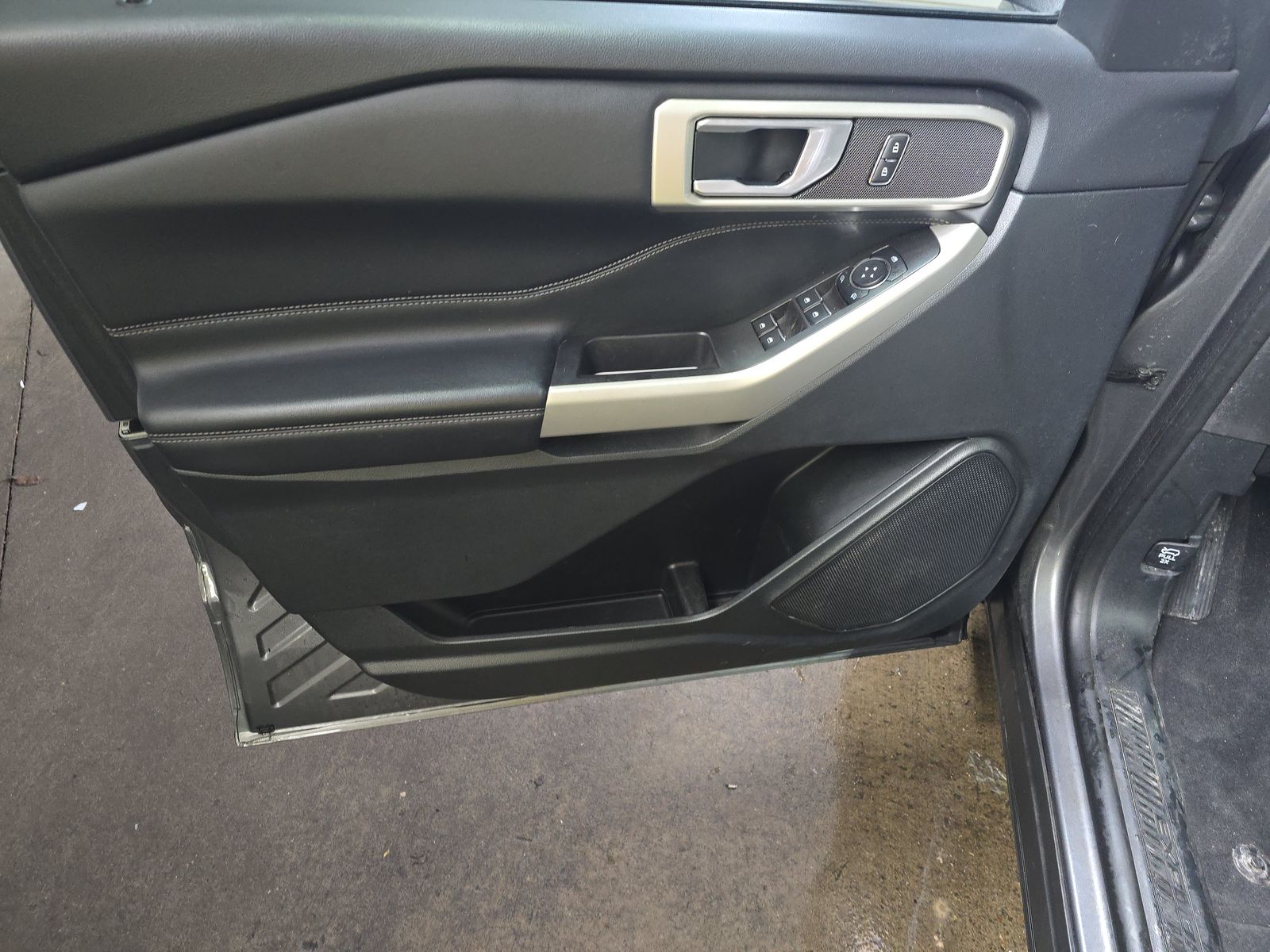 2023 Ford Explorer XLT AWD